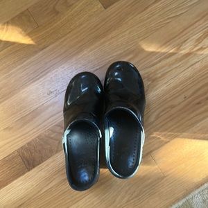 Dansko black patent shoes